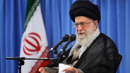 Ajetollah Khamenei: E ardhmja e Revolucionit Islamik është e qartë