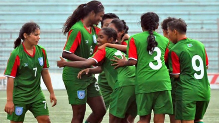 সাফ অনূর্ধ্ব-১৫ নারী ফুটবল: পাকিস্তানের জালে ১৪ গোল দিল বাংলাদেশ