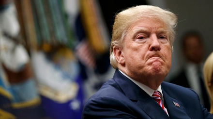 Трамп эҳтимолий импичменти борасида ўз ҳуқуқшунослари билан  маслаҳатлашмоқда