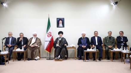 Líder da Revolução Islâmica alertou que o Irã pode deixar o acordo nuclear se o não atender os interesses nacionais (+fotos)
