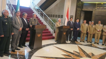 イラン国防軍需相、シリアの軍司令官と会談