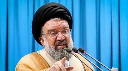 Ayatullah Khatami: Iran Tidak akan Mundur dari Kekuatan Rudalnya