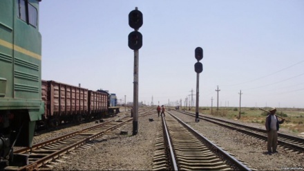 Алҳазар! Cурхондарёлик севишганлар  ўзларини поезд тагига ташлашди