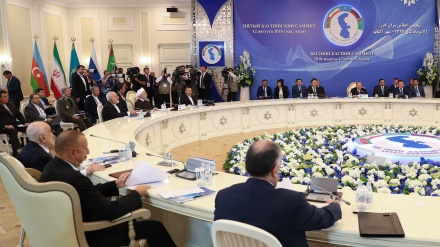 イラン大統領、カザフスタンを訪問