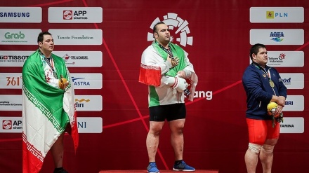 Jogos Asiáticos de 2018: O levantador de peso iraniano, Behdad Salimi ganha a 16ª medalha de ouro (+fotos)