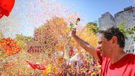  Fernando Haddad recibe apoyo multitudinario en Recife, Brasil
