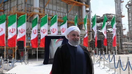 Presidente de Irán inaugura tres grandes proyectos petroquímicos+Fotos