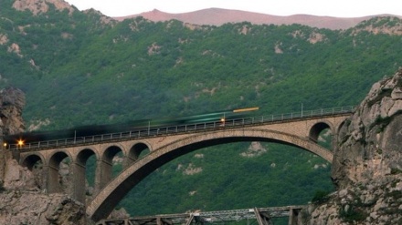 Kemegahan Jembatan Veresk