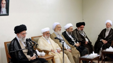 Líder pede unidade em face de uma guerra econômica e midiática contra o Irã