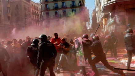 Reprimen a independentistas en centro de Barcelona(video+fotos)