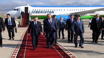 Мирзиёев Қирғизистонга  сафар қилди