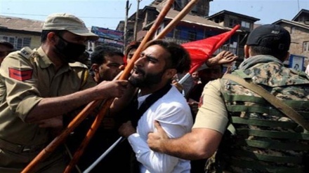 Indian police use force to foil Muharram Processions in Kashmir 