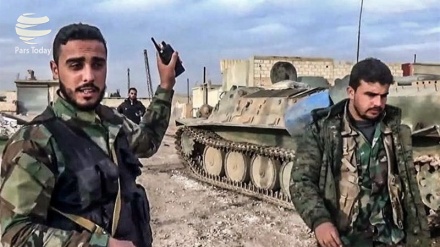 Me dhjetëra familje siriane largohen nga zonat nën pushtimin e terroristëve në Idlib