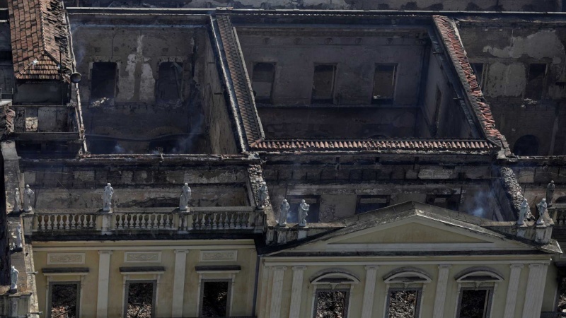 Foi isto que restou após incêndio no Museu Nacional do Rio de Janeiro (fotos)