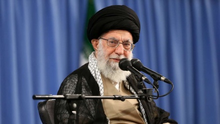 Rahbar: Sampaikan kepada Dunia Ketangguhan Bangsa Iran di Perang Pertahanan Suci 