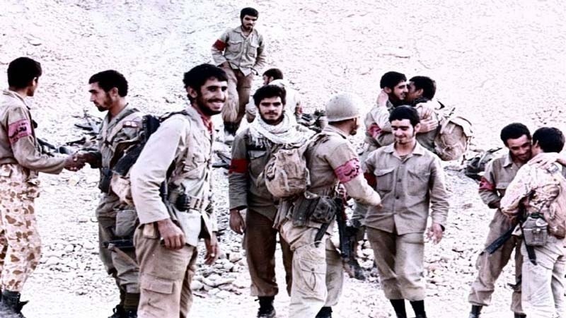 Para pemuda Basij saat perang Iran-Irak (dok)