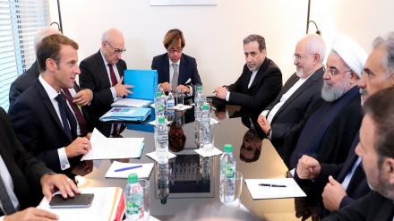 Rouhani kepada Macron: Keluarnya AS dari JCPOA Ilegal