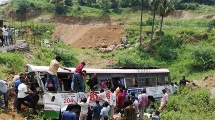 Basi labingiria bondeni na kuua watu 43 nchini India