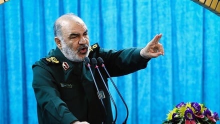 Brigjen Salami: Dunia Saat ini Menyaksikan Penurunan Kekuatan AS