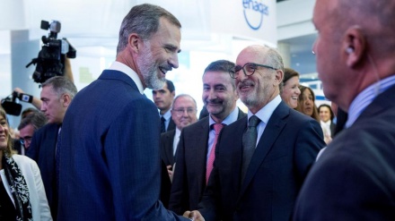 El Rey inaugura en Barcelona la feria global del gas con la ausencia de la consellera catalana