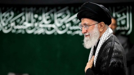 Supreme Leader attends Muharram mourning rituals