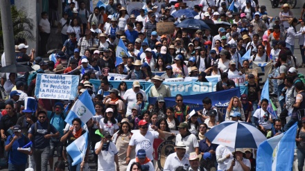 Guatemala: blocchi stradali per dimissioni presidente