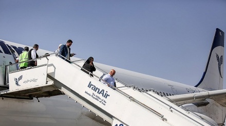 Iranian Hajj Pilgrims Returning Home (Photos)