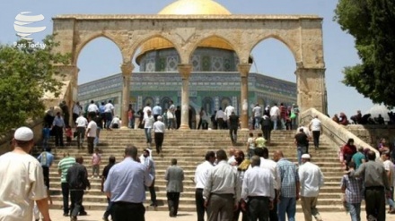 حضور گسترده فلسطینیان در مسجدالاقصی