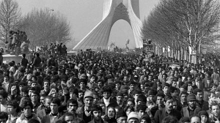 Iran, 40 Tahun Pasca Revolusi Islam (10)