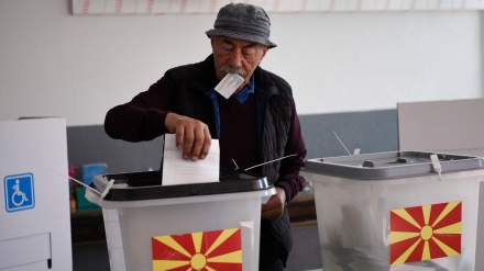 Flop referendum in Macedonia,premier resta