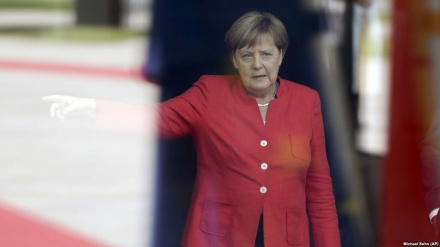 Kancelarja Merkel në Shkup për të inkurajuar suksesin e referendumit