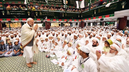 Kryeministri i Indisë në ceremoni fetare të myslimanëve