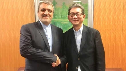 日本外務審議官、日本の核合意支持に触れる