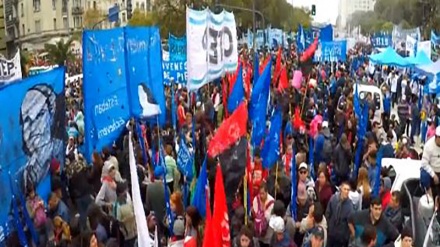 Miles de argentinos protestan contra políticas económicas de Macri