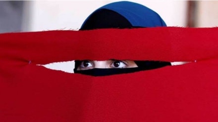 Myslimanët në Danimarkë nuk pranojnë të zbatojnë ligjin për ndalimin e burkës