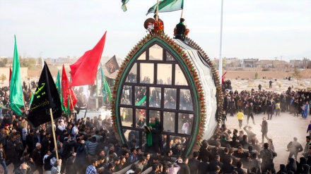 Ceremonia e zimbajtjes për Ashura në Jazd të Iranit