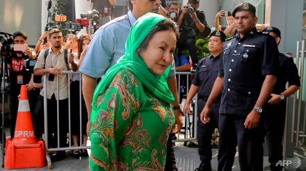 Lagi, Istri Najib Razak Diinterogasi Soal Pencucian Uang