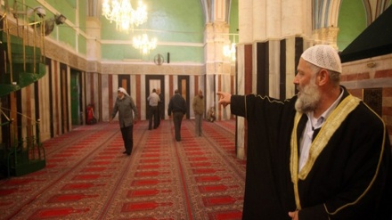 Dua Peristiwa di Tempat yang Sama