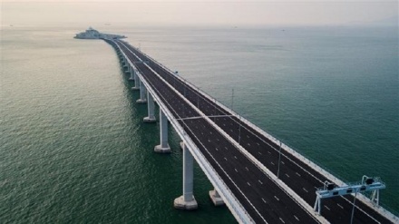 বিশ্বের দীর্ঘতম সমুদ্র-সেতু খুলে দিল চীন
