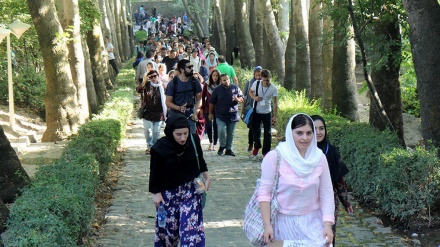 イラン・テヘラン市民の週末の様子（動画）