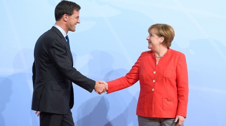 Peringatan Angela Merkel soal Perundingan Brexit