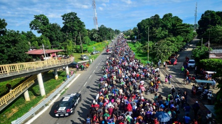 Orejuela: Trump amenaza la caravana de migrantes con la fusilería como en el siglo XIX