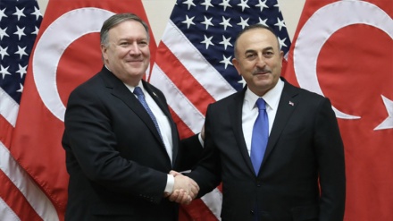 Pompeo und Cavusoglu sprechen über Syrien und Iran