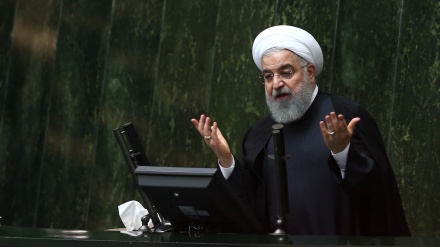 鲁哈尼：伊朗将会让美国屈服