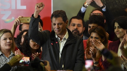 Haddad acorta distancia con Bolsonaro a días de balotaje en Brasil