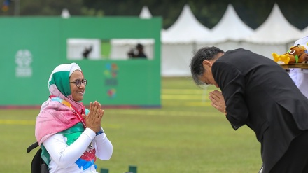 Zahra Nemati Raih Medali Perak 