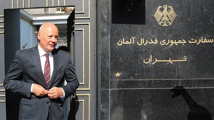 Pesawat Bantuan Kemanusiaan Jerman tiba di Tehran