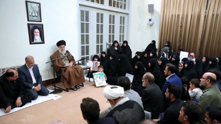  رهبر معظم انقلاب اسلامی: اگر مدافعان حرم نبودند، راهپیمایی اربعین نبود
