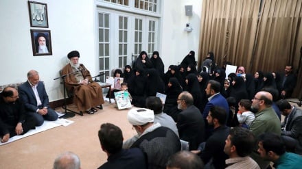 Pertemuan Rahbar dengan Keluarga Syuhada