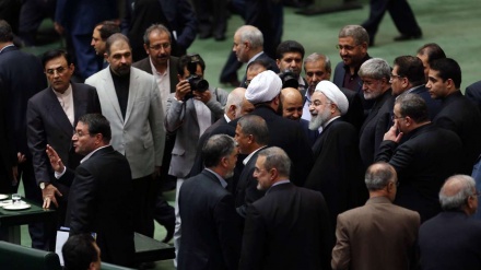 イラン大統領の法律施行拒否に関する報告が司法府に付託